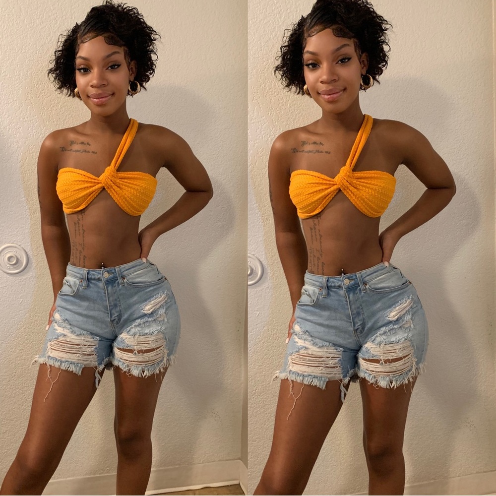Light wash distressed denim shorts size small